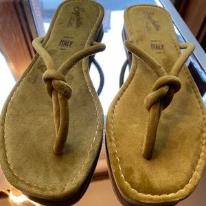 Seychelles Mustard Yellow Velvet Thong Sandals Size 8